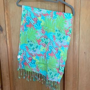 Vibrant Lilly Pulitzer rayon shawl with playful salamander print